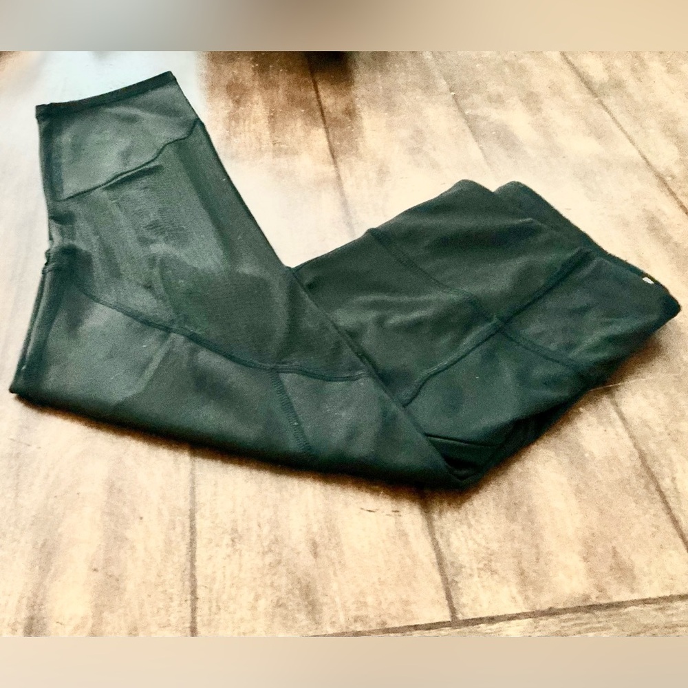 Athleta Mesh Contender Capri in Black - Picture 5 of 5